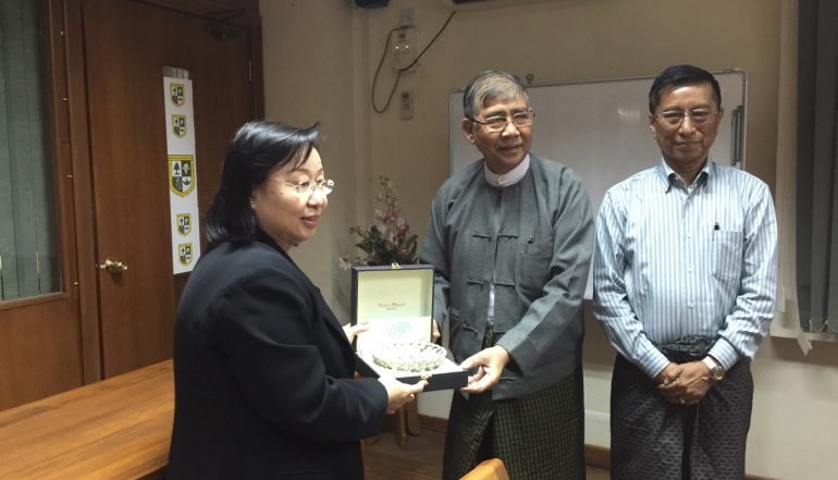 Ministry Of Commerce (Thailand) တာ၀န္ရွိသူမ်ား ႏွင့္ေတြ႕ဆံုျခင္း